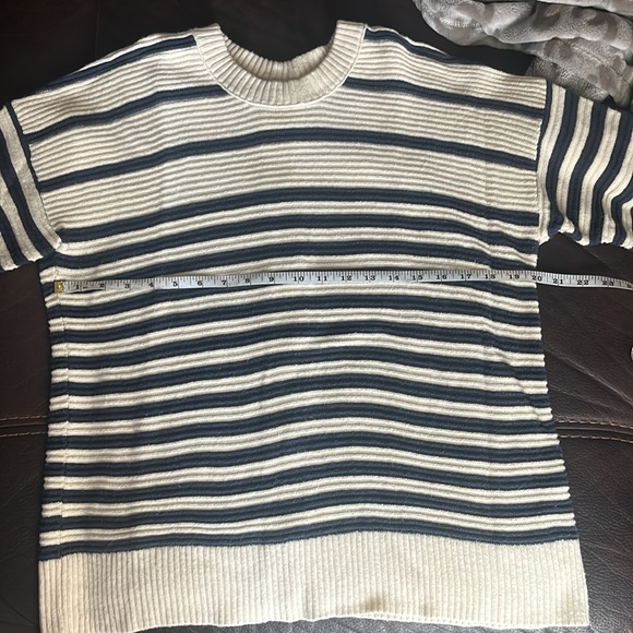 Madewell Greensboro Striped Button-Back Sweater | M - Picture 11 of 11